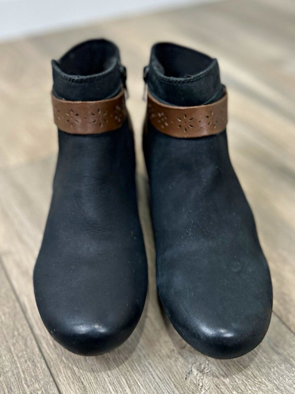 Rockport Cobb Hill Women’s 8M Black Leather Brown Strap Ankle Wedge Booties Bra